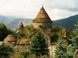 Алаверди (Армения) - монастырский комплекс Санаин