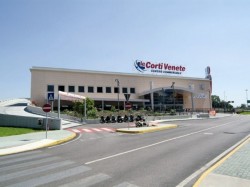 2. Верона (Італія) – Centro Commerciale Le Corti Venete