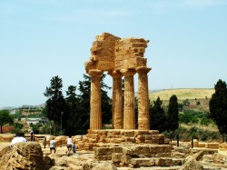 Храм Диоскуры