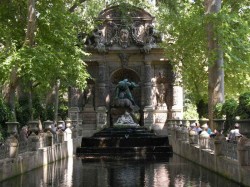 4. Люксембург - фонтан медичи