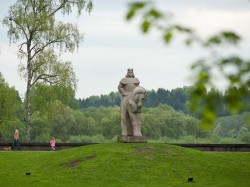 3. Бирштонас (Литва) - памятник Витаутасу Великому