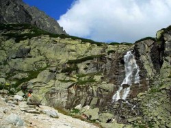 2. Штребске Плесо (Словакия) - водопад Скок в долине Млыница