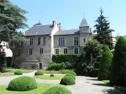 3. Вішы (Францыя) - замак Castel Franc