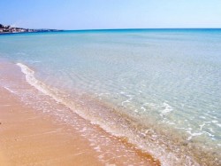 2. Апулія (Італія) - пляж Марына дзі Пескалузе