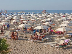2. Рыміні (Італія)  - пляжы