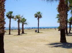 6. Ларнака (Кіпр) - пляж