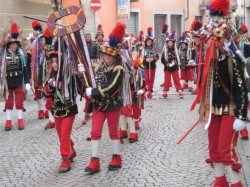 4. Валь д'Аоста (Італія) - карнавал у Курмайорэ