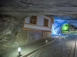 4. Нахичевань (Азербайджан) - соляная пещера