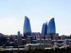 3. Баку (Азербайджан) - помнік Flame Towers 