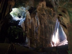 3. Сабах (Малайзия) - пещеры Гомантонг