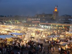 4. Марракеш (Марокко) - площадь Джема эль-Фна ночью
