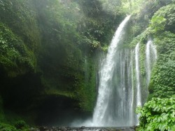 3. Ломбок (Индонезия) - водопад Сенданг-Гила