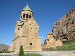 3. Севан (Армения) - церкви Св. Аракелоц и Св. Аствацацин
