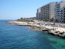 4. Слiма (Мальта) - камяністыя пляжы