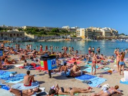 Сент-Джулианс (Мальта) - вид на пляж