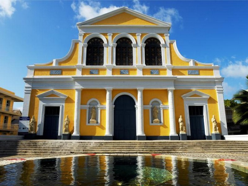 Гваделупа - Собор святого Петра 