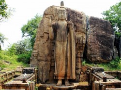 4. Шри-Ланка - статуя Аукана Будда