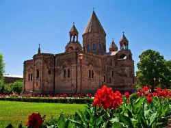 1. Армения - Эчмиадзинский монастырь в Вагаршапате 