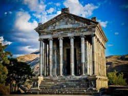 4. Арменія - Паганскі храм Гарні 