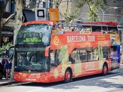 3. Іспанія - турыстычныя аўтобусы ў Барселоне