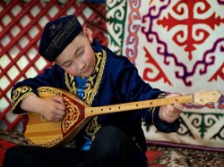 Казахстан - Гульня на дамбру
