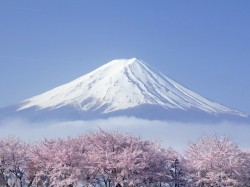 2. Японія - вулкан Фудзіяма