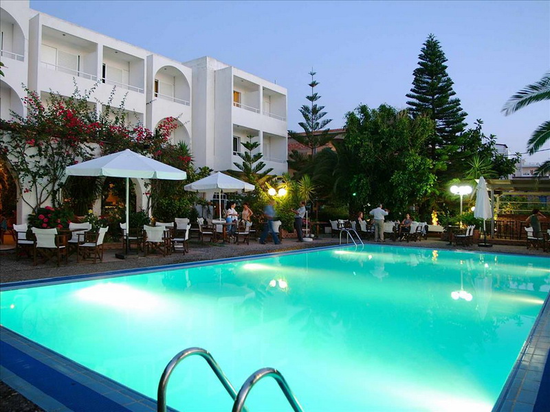 Кипариссия бич 3* / Kyparissia beach hotel 3
