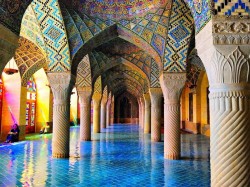 Шираз (Иран) - мечеть Назир-ол-Молк