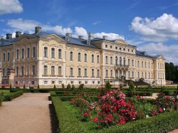 Рундальский дворец (Латвия)