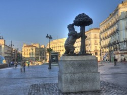 Медведь и земляничное дерево - символ Мадрида