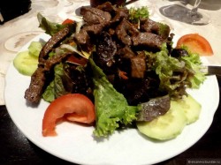 1. Бамберг - салат с обжаренными кусочками говядины