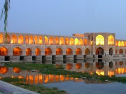 Исфахан (Иран) - мост Си-о-Се Поль