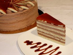 4. Сентендре (Венгрия) - торт «Добош»