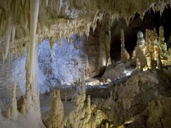 4. Марке - Карстовые пещеры