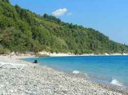 4. Гагра (Абхазия) - пляж