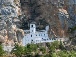 1. Рафаиловичи (Черногория) - Монастырь Острог