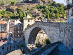 1. Валь д'Аоста (Италия) - римский мост в Аосте