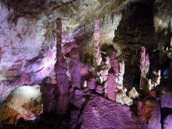 4. Цхалтубо (Грузия) - карстовые пещеры