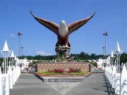 2. Ланкгави (Малайзия) - площадь Орла в Куахе