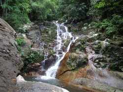 2. Тиоман (Малайзия) - водопад Асах