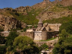 1. Арзни (Армения) - монастырский комплекс Гегард