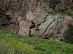 2. Арзни (Армения) - монастырский комплекс Гегард