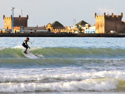 4. Эс-Сувейра (Марокко) - серфинг