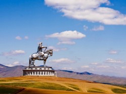 Монголия - памятник Чингисхану
