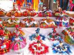 Мартиника - куклы в народных костюмах