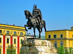 Албания - памятник Скаденбергу