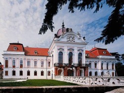 Венгрия - Королевский дворец в Гёдёллё