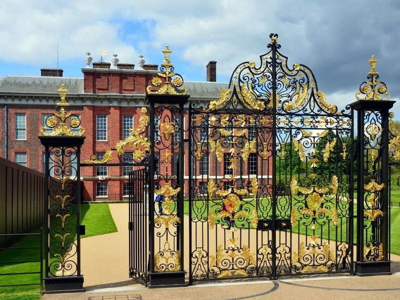 Великобритания - Кенсингтонский дворец в Лондоне 