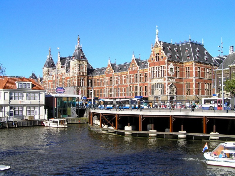 1. Нідэрланды - Амстэрдам 