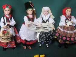 2. Польшча - лялькі ў нацыянальных касцюмах